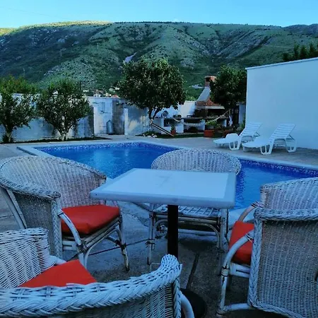 Guma Rastani Villa *