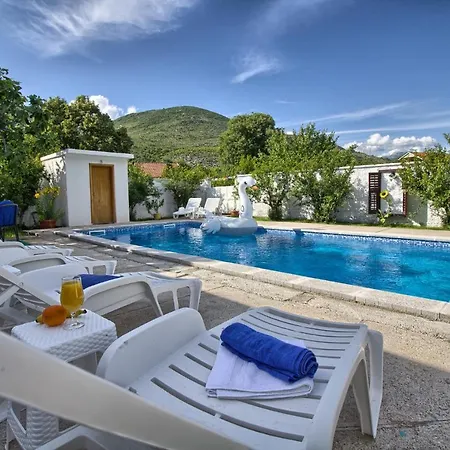 Villa Guma Rastani