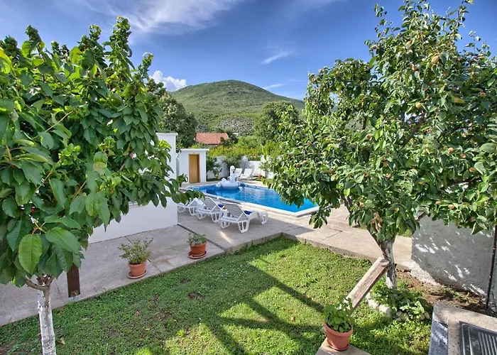 Villa Guma Rastani *